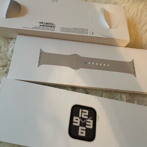 Apple Watch second gen 40mm in Starlight